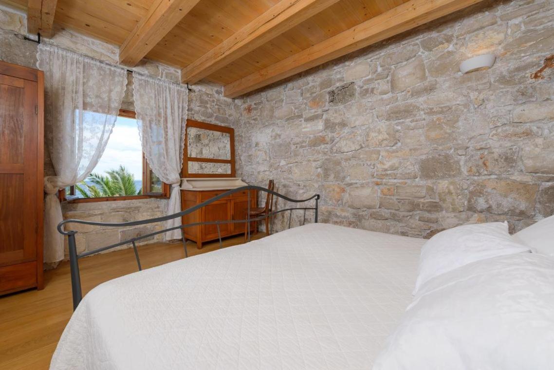 Luxury Beachfront Villa Mare With Private Pool At The Beach Orebic - Peljesac Buitenkant foto