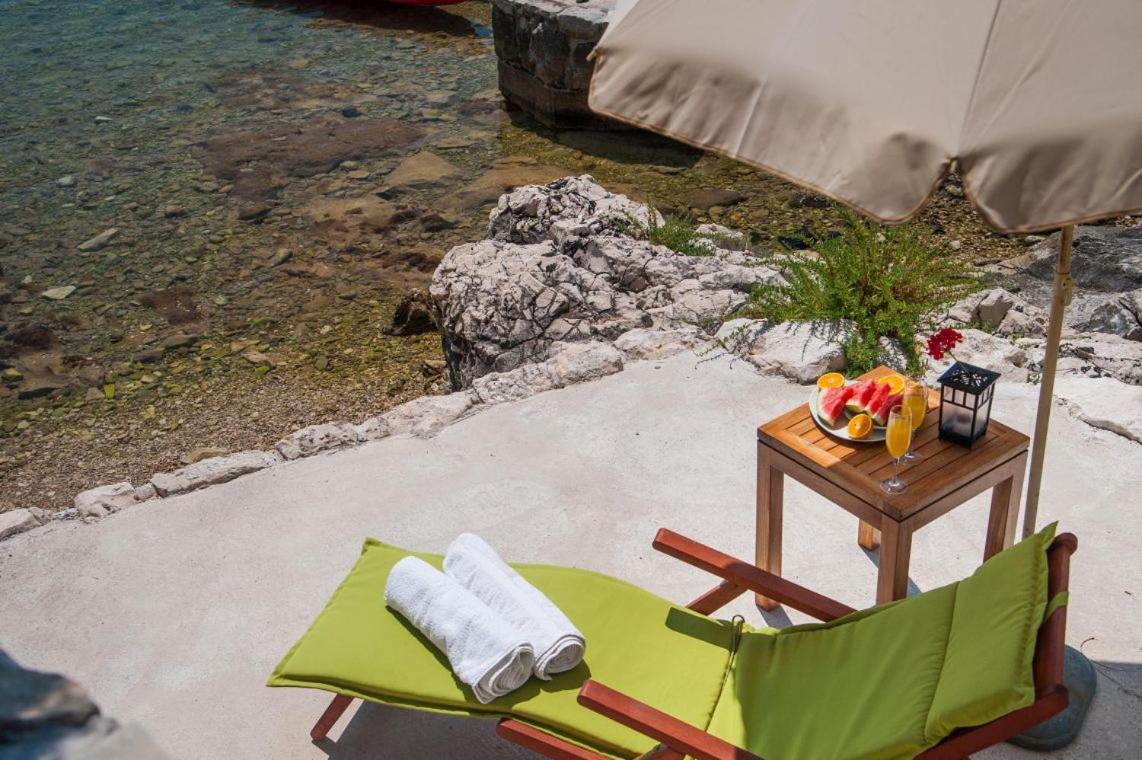 Luxury Beachfront Villa Mare With Private Pool At The Beach Orebic - Peljesac Buitenkant foto