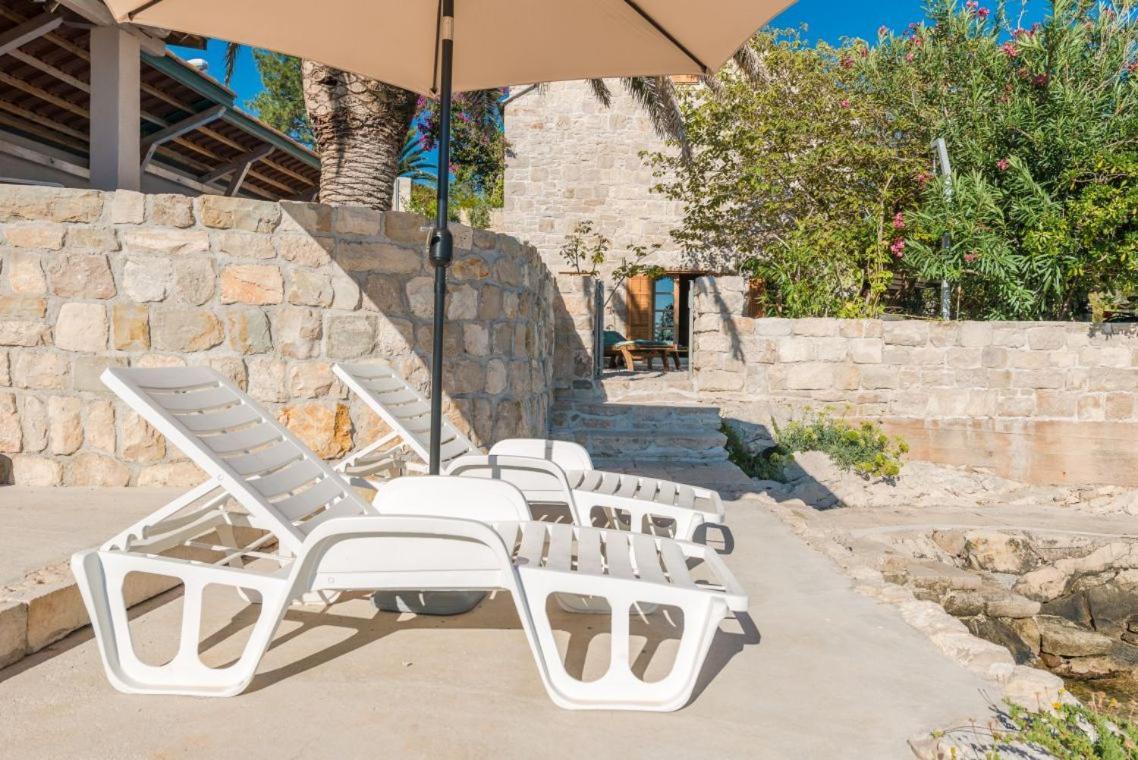 Luxury Beachfront Villa Mare With Private Pool At The Beach Orebic - Peljesac Buitenkant foto